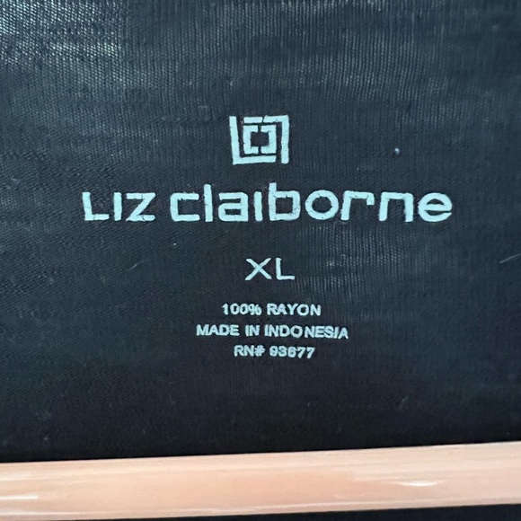 Liz Claiborne Black tiered top - Picture 3 of 3